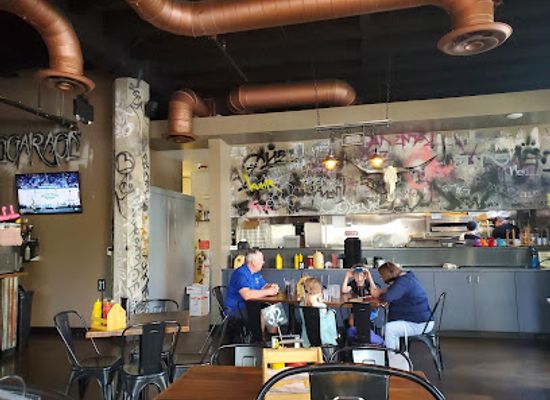 idaho/sawtooth/restaurant/sid-s-garage