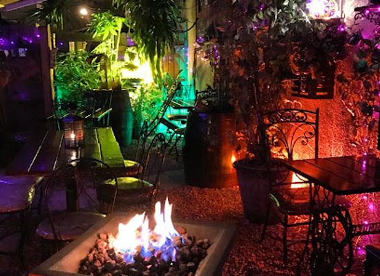 florida/southeast-florida/restaurant/le-patio-the-tiniest-cutest-restaurant-in-south-florida