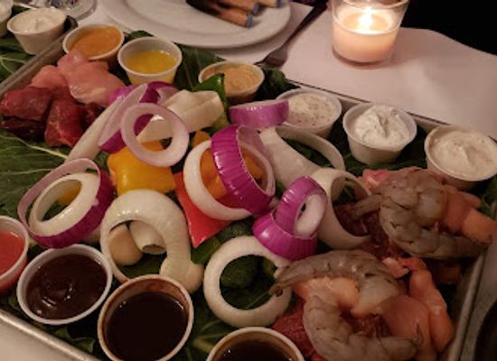 illinois/northwestern-illinois/restaurant/lucerne-s-fondue-spirits