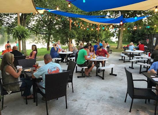 tennessee/duck-river-valley/restaurant/moby-dickys