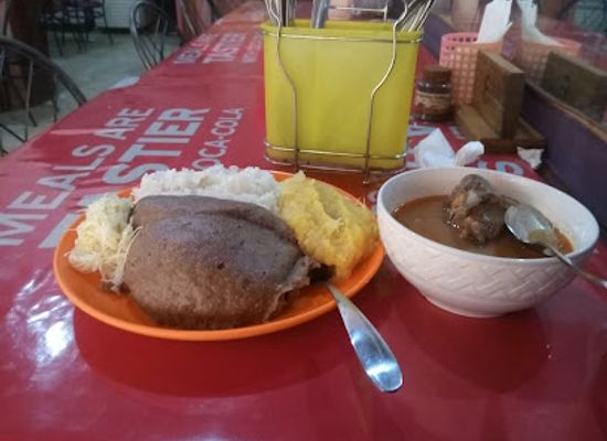 uganda/fort-portal/restaurant/hilton-tours