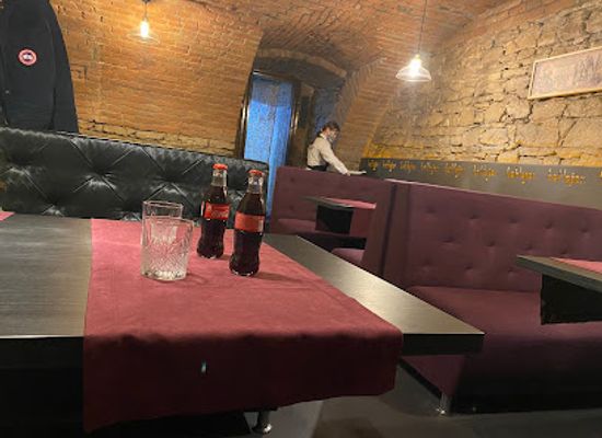 ukraine/chernivtsi/restaurant/fondyu-bar