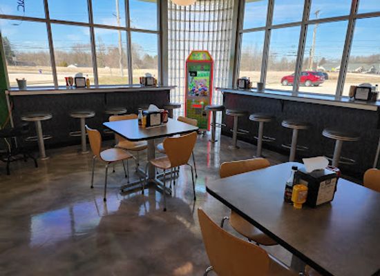 ohio/cuyahoga-valley-national-park/restaurant/doodle-drive-in