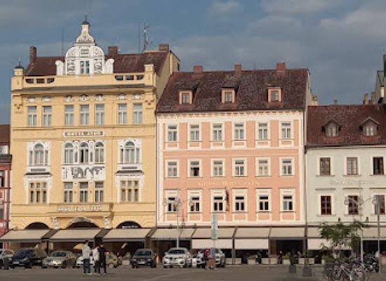 czechia/ceske-budejovice/restaurant/gourmet-symphony