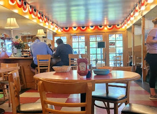 michigan/saugatuck/restaurant/ida-red-s-cottage