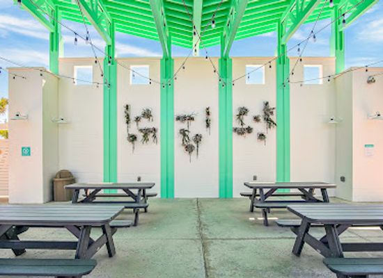 texas/port-aransas/restaurant/turtle-s-poolside-grill