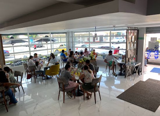 ecuador/manabi-region/restaurant/chavecito-restaurant
