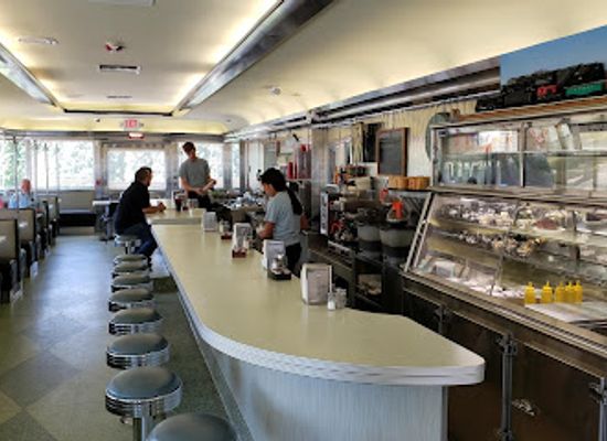 wisconsin/lake-geneva/restaurant/joni-s-diner
