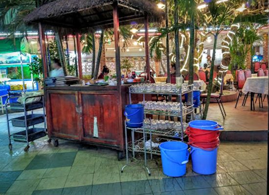 vietnam/nha-trang/tran-phu-beach/restaurant/nha-hang-pho-bien