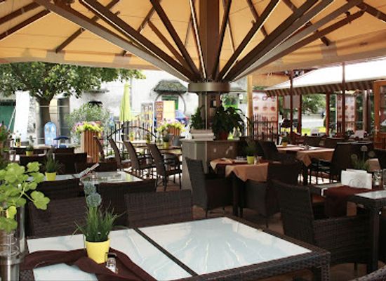 hungary/eger/restaurant/edeskert-etterem-es-fagyizo