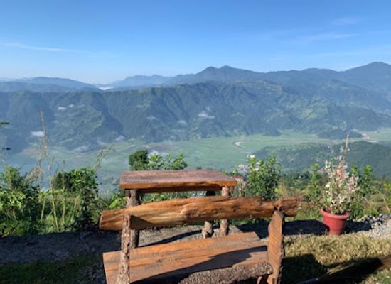 nepal/pokhara/sarangkot/restaurant/logs-bar-restaurant