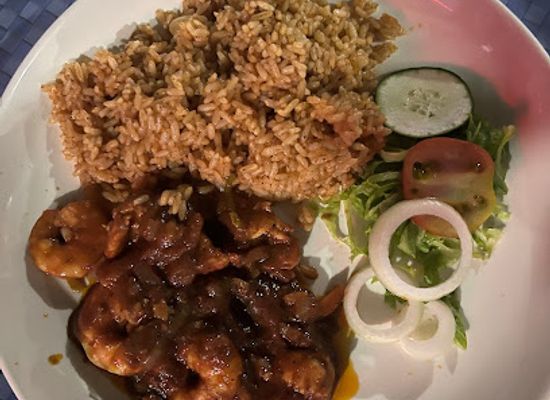 the-gambia/bakau/restaurant/the-big-tree-bar-and-restaurant