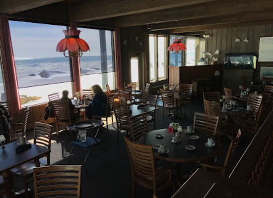 wisconsin/great-river-road/restaurant/water-s-edge-restaurant