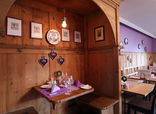 liechtenstein/alp-pradamee-trail/restaurant/adler