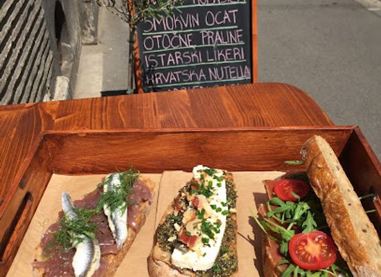 croatia/central-croatia/restaurant/heritage-croatian-street-food-shop