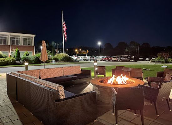 rhode-island/aquidneck-island/restaurant/johnny-s-restaurant-at-the-wyndham-newport-hotel