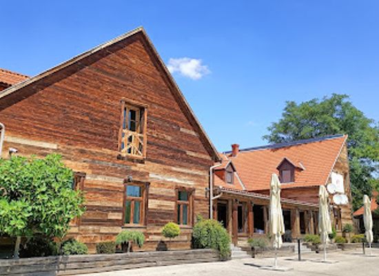 hungary/mecsek-mountains/restaurant/piros-talicska-csarda
