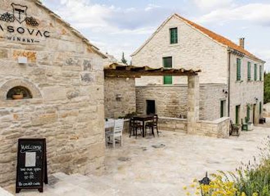 croatia/dalmatia/restaurant/tasovac-winery