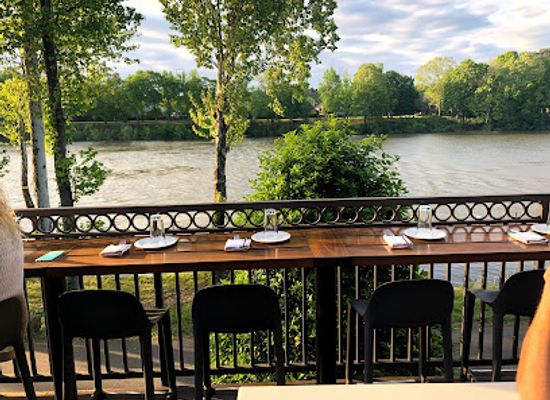 alabama/lake-tuscaloosa/restaurant/river