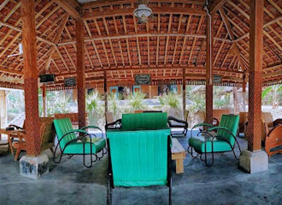 indonesia/java/restaurant/tempat-parkir-luas-borobudur-the-joglo-panglipuran