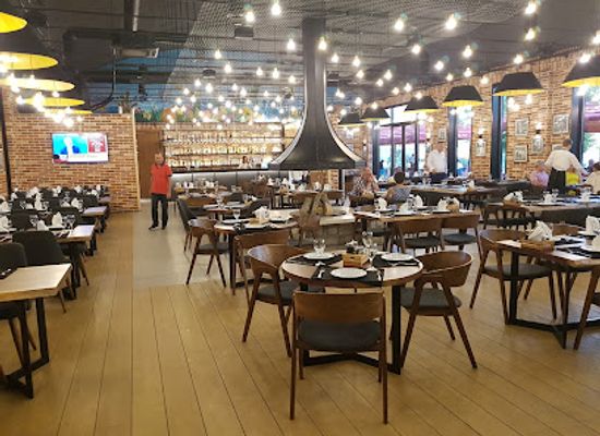 albania/has/restaurant/rozafa-fish-city
