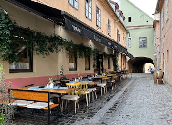 romania/transylvania/restaurant/dei-frati-restaurant
