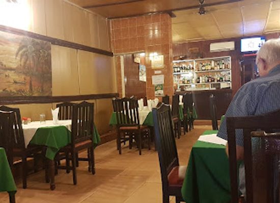 guinea/lower-guinea/restaurant/restaurant-le-cedre