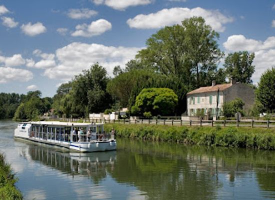 france/marais-poitevin/restaurant/bateau-le-collibert-2