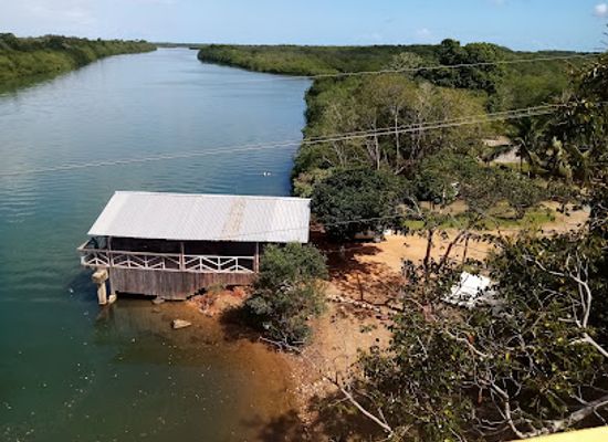 honduras/aguan-valley/restaurant/under-the-bribge-restaurante-y-cabanas-tours-en-general