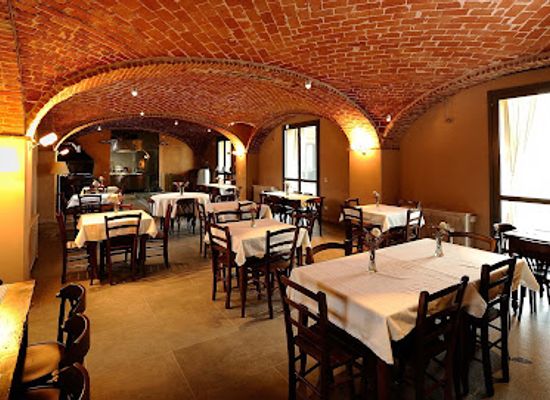 italy/monferrato/restaurant/cascina-faletta-ristorante-b-b-wine-tasting