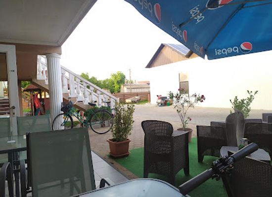 hungary/jaszsag/restaurant/guri-sorfozde-es-sorozo-sorker-t-kft