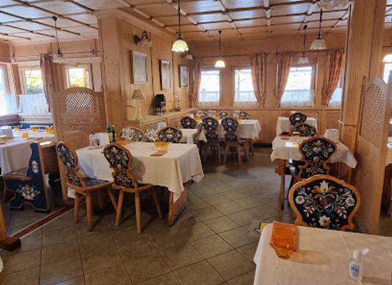 romania/bucegi-mountains/restaurant/snow-restaurant