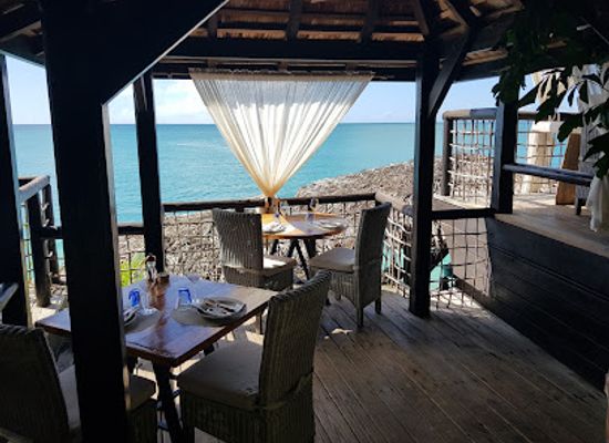 antigua-and-barbuda/nelson-s-dockyard/restaurant/sheer-rocks