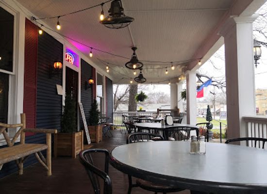 texas/red-river-valley/restaurant/riverhouse-grill