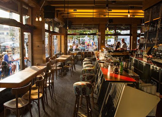 belgium/meuse-valley/restaurant/cafe-walvis