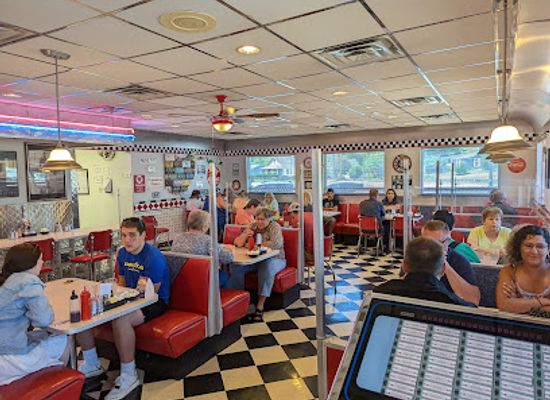 ohio/geneva-on-the-lake/restaurant/mary-s-diner