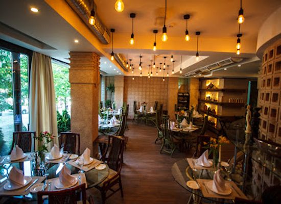 moldova/bessarabia/restaurant/jeraffe