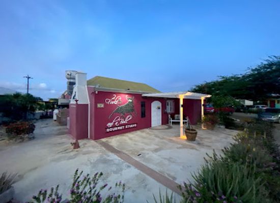 aruba/boca-catalina/restaurant/2-fools-and-a-bull