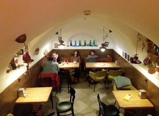 ukraine/uzhhorod/restaurant/eat-me-cafe