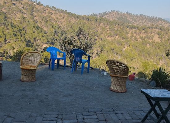 india/himalayas/restaurant/the-himalayan-hippies-cafe-art-and-homestay