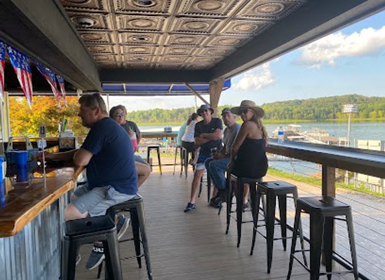 indiana/patoka-lake/restaurant/hoosier-hills-marina