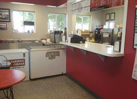 iowa/newton/restaurant/cardinal-corner