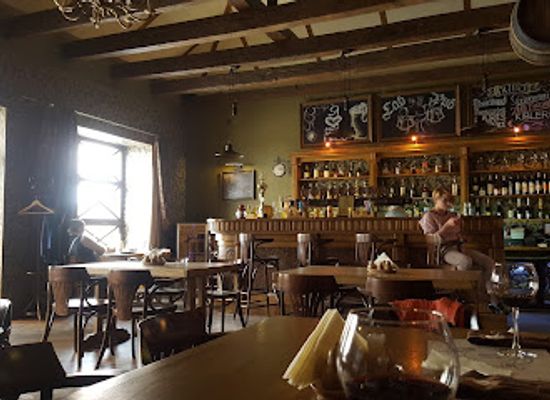 ukraine/uzhhorod/restaurant/lab-pub