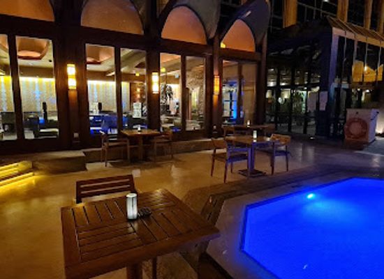 egypt/cairo/giza/restaurant/aura