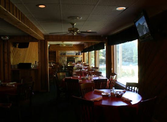 michigan/northern-michigan/restaurant/teddy-griffin-s-road-house