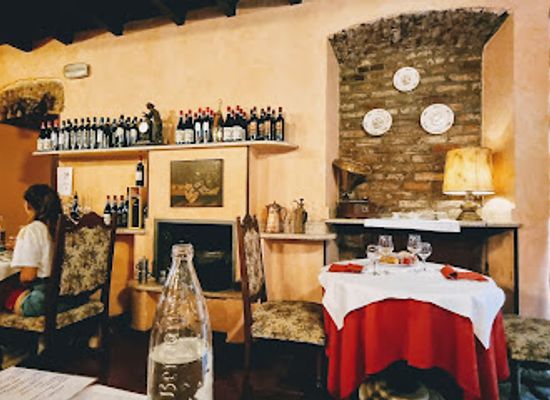 italy/piedmont/restaurant/la-taverna-dei-mercanti