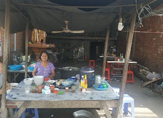cambodia/kampong-cham/restaurant/small-shop