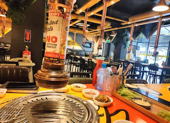 philippines/vigan/restaurant/golden-baboy-vigan