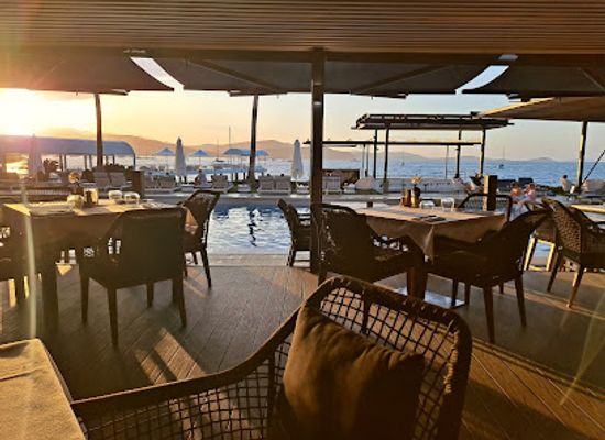 australia/the-whitsundays/restaurant/the-rocks-restaurant-bar-rebranded-to-coral-sea-pavilion
