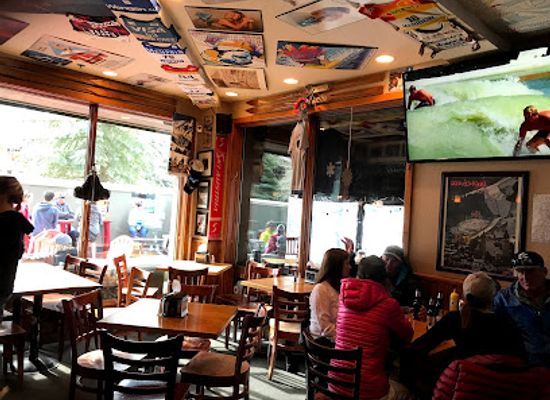 idaho/sun-valley/restaurant/apples-bar-grill